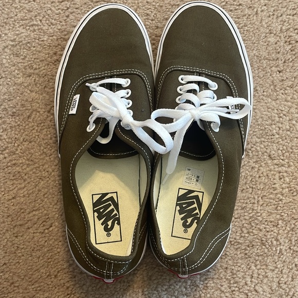 Vans - men’s 9, women’s 11 - Picture 4 of 7
